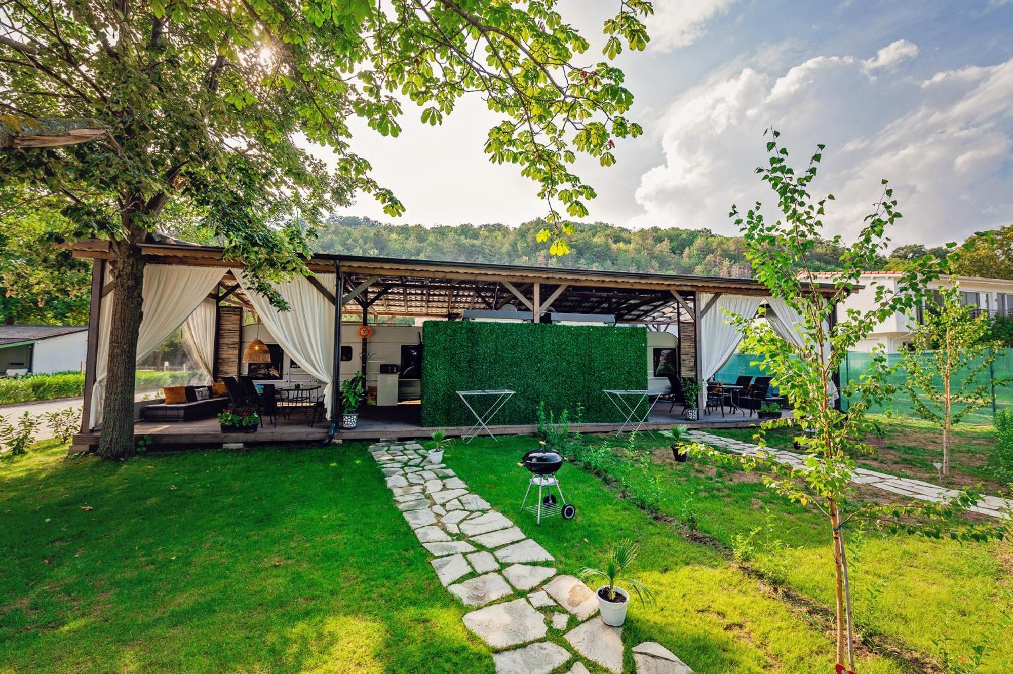 Каравани Avi Iris Фичоза Hotel Varna Eksteriør billede